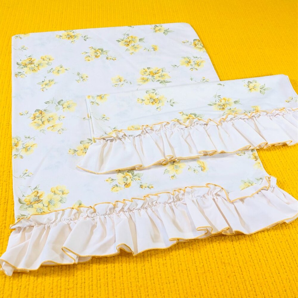 Vintage 70s BURLINGTON HOUSE USA Yellow Floral Ruffle Pillowcase Set: Percale